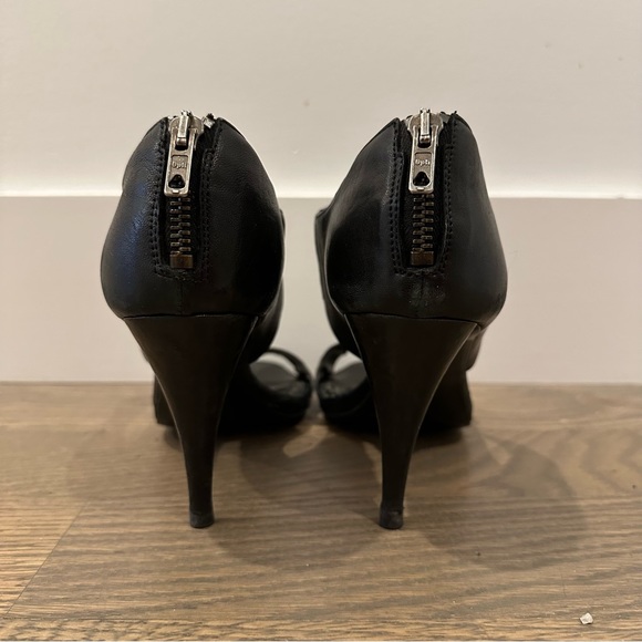 J. Crew Black Leather Heals w/ Grey Grosgrain Ribbon Strap & Zipper Detail - Picture 5 of 9